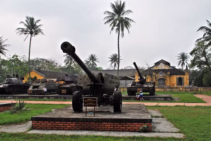 Dua xe tang, may bay... o bao tang ra khoi kinh thanh Hue bang cach nao?-Hinh-4