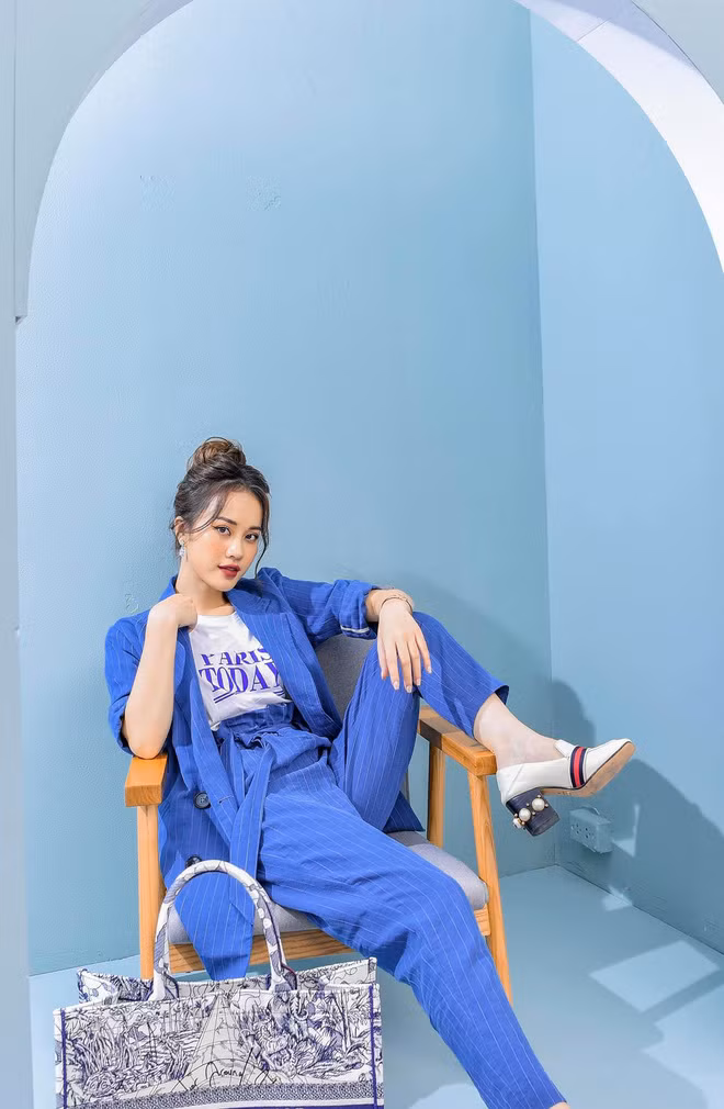 Mai Phương cũng cho biết thêm sau khi fanpage Hoa hậu Việt Nam đăng tải danh sách thí sinh có tên cô bạn, người thân, bạn bè và fans đều rất mong muốn nữ MC này đi thi nên cô sẽ thử sức.