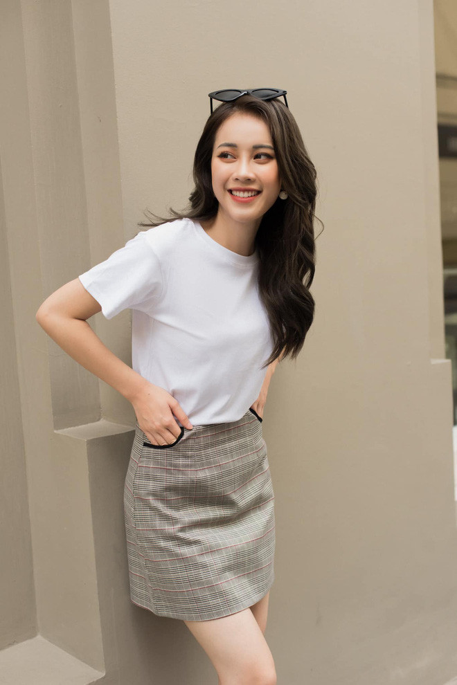 Nhưng điều gây bất ngờ hơn nữa Mai Phương không hề đăng kí dự thi Hoa hậu Việt Nam. Liên hệ với nữ MC, cô nàng cho biết hồ sơ của mình là do 1 bạn fan gửi tới BTC.