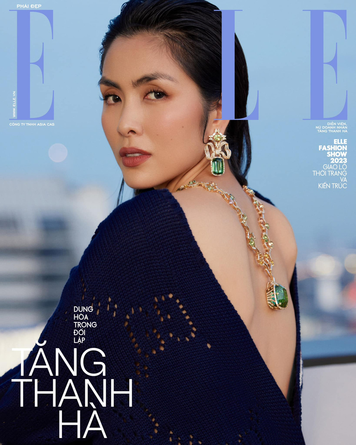 Tăng Thanh Hà sinh năm 1986 tại Tiền Giang. Tên tuổi của người đẹp được biết đến rộng rãi qua các vai diễn trong các bộ phim truyền hình và điện ảnh như Bỗng dưng muốn khóc, Dòng sông hoa trắng, Cô gái xấu xí, và Đẹp từng centimet.