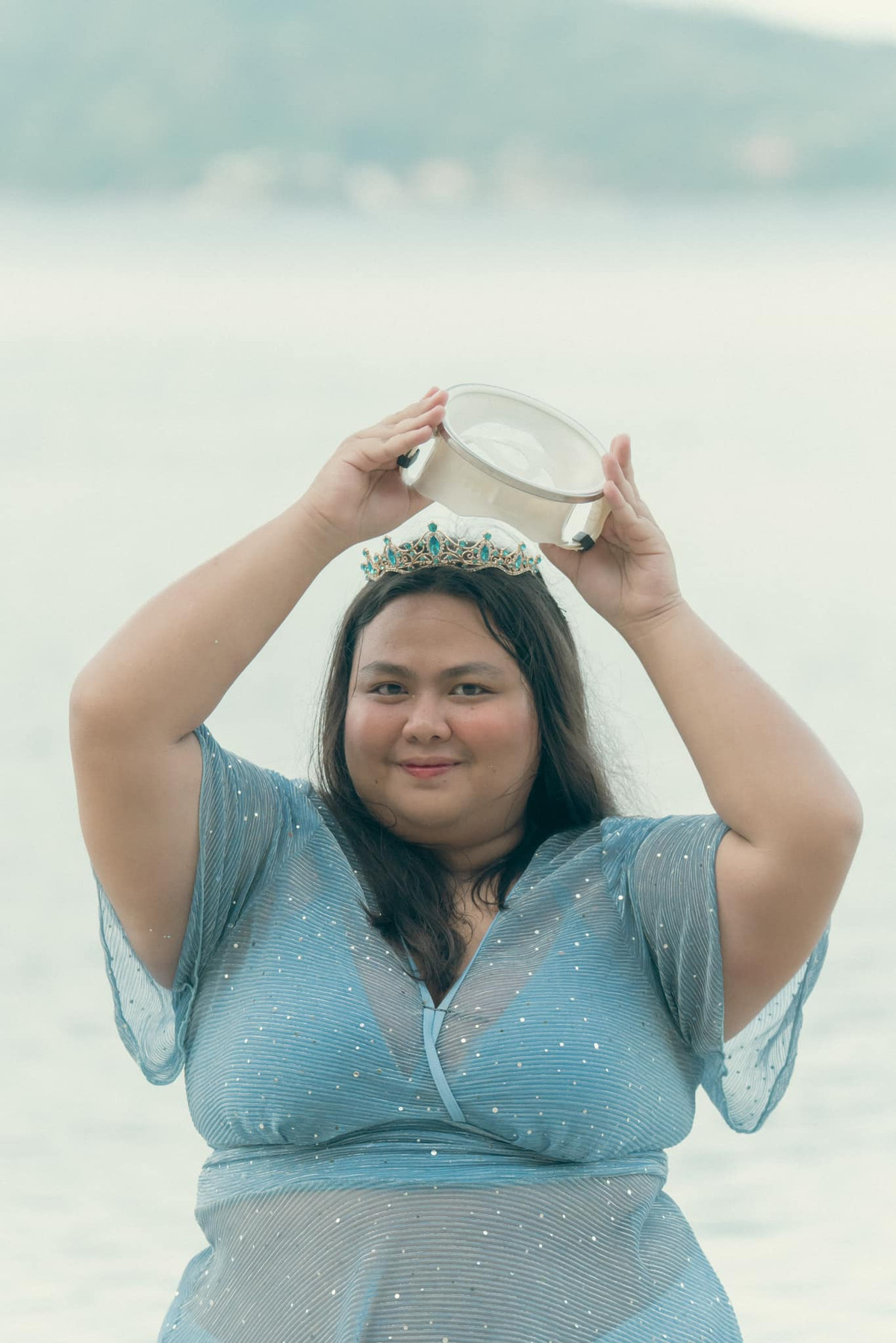 Bất chấp ngoại hình, Sharry Lei thể hiện khả năng lặn uyển chuyển.