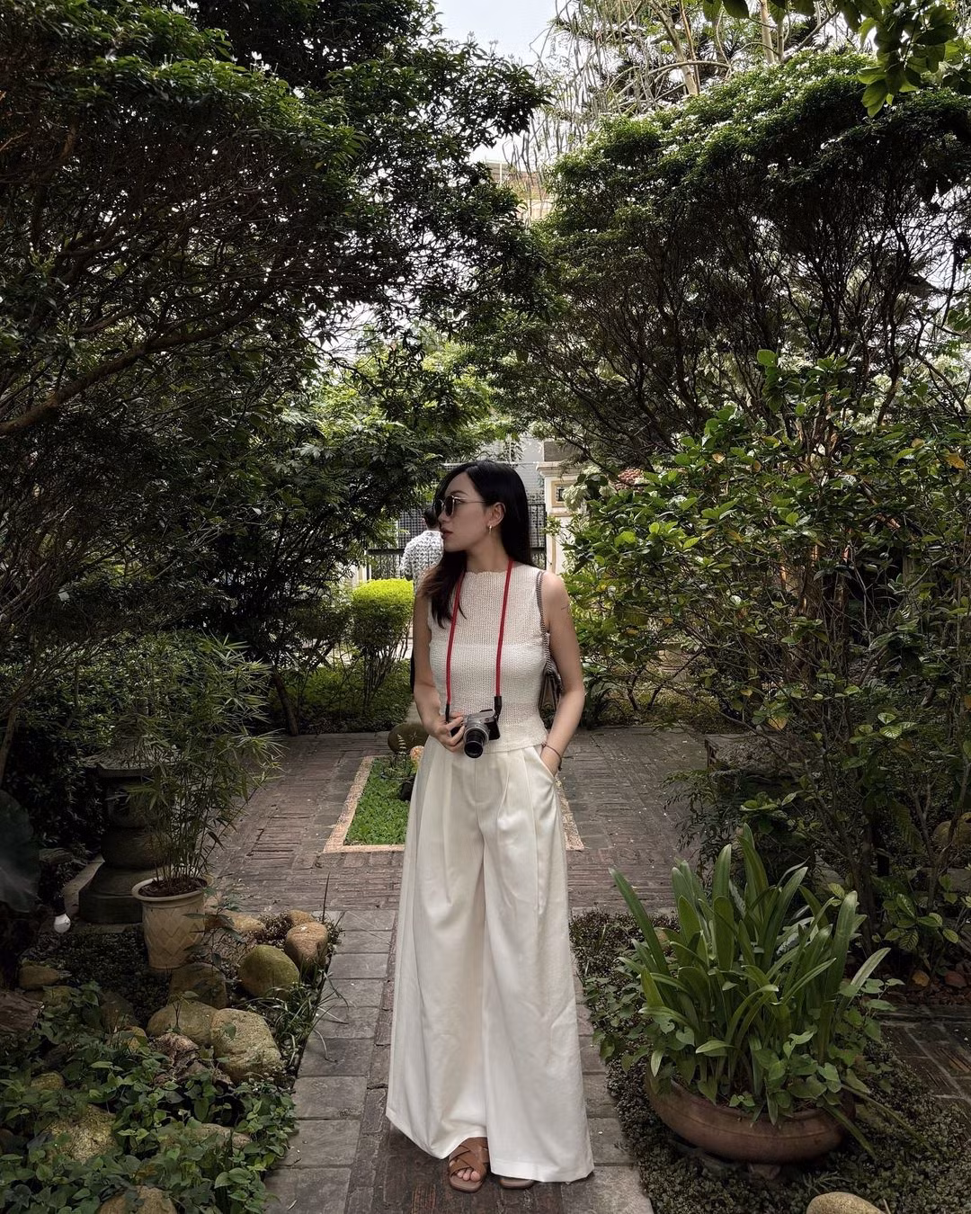 Phương Dung hiện cũng đã và đang quay lại, xây dựng thương hiệu thời trang thiết kế riêng sau quãng thời gian nghỉ sinh, tập trung chăm sóc em bé.