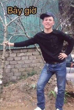 Theo đó, rất đông bạn trẻ đã "cover dáng đứng bá đạo" của cậu bé để tạo ra bức hình Ngày ấy - Bây giờ vô cùng hài hước khiến người xem “cười đau ruột”.