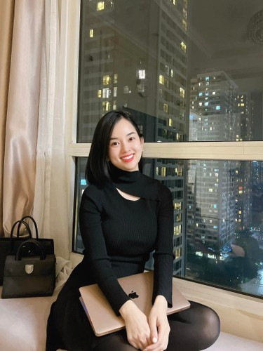 "Đẹp quá", "Xinh quá Ly ơi", "Càng ngày càng trẻ đẹp nhé nàng ơi",... là những bình luận để lại.