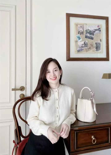 Ly Kute và Mạc Hồng Quân từng khiến nhiều người ngưỡng mộ khi có chuyện tình đẹp. Tuy nhiên, cuộc tình ấy nhanh chóng đứt gánh tại thời điểm cô nàng cựu hot girl Hà thành mang thai.