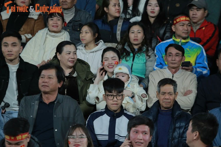 Sự xuất hiện của bé Lido và Chu Thanh Huyền trên sân Việt Trì vừa qua thu hút được sự chú ý của nhiều người.