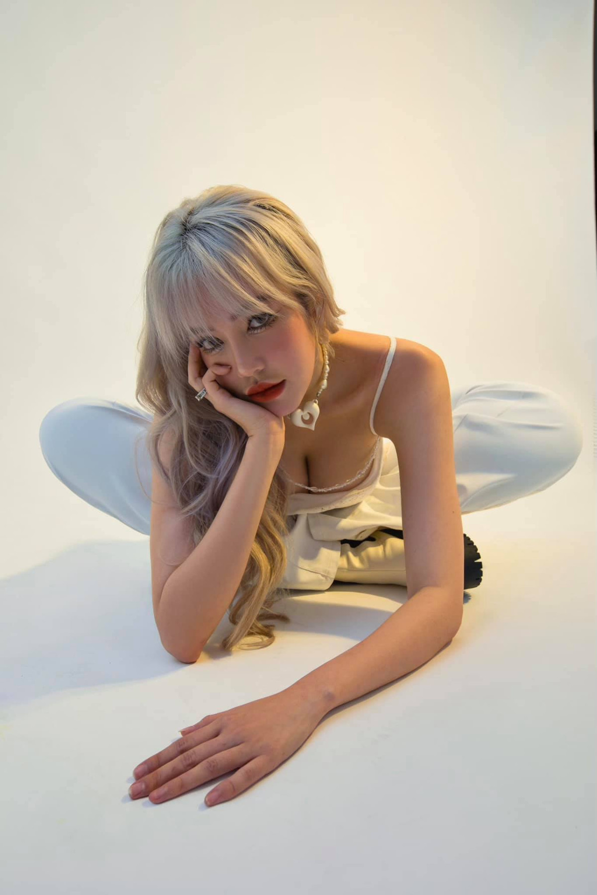 Elly Trần tiết lộ trước đây nhiều người nghĩ rằng vóc dáng của cô đến từ việc tập gym nhưng sự thật không phải vậy.