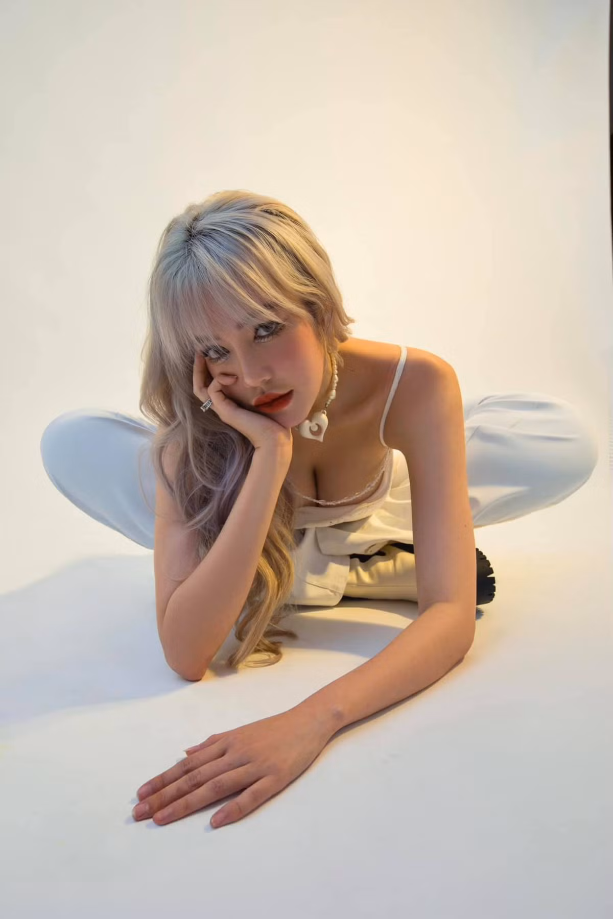 Elly Trần tiết lộ trước đây nhiều người nghĩ rằng vóc dáng của cô đến từ việc tập gym nhưng sự thật không phải vậy.