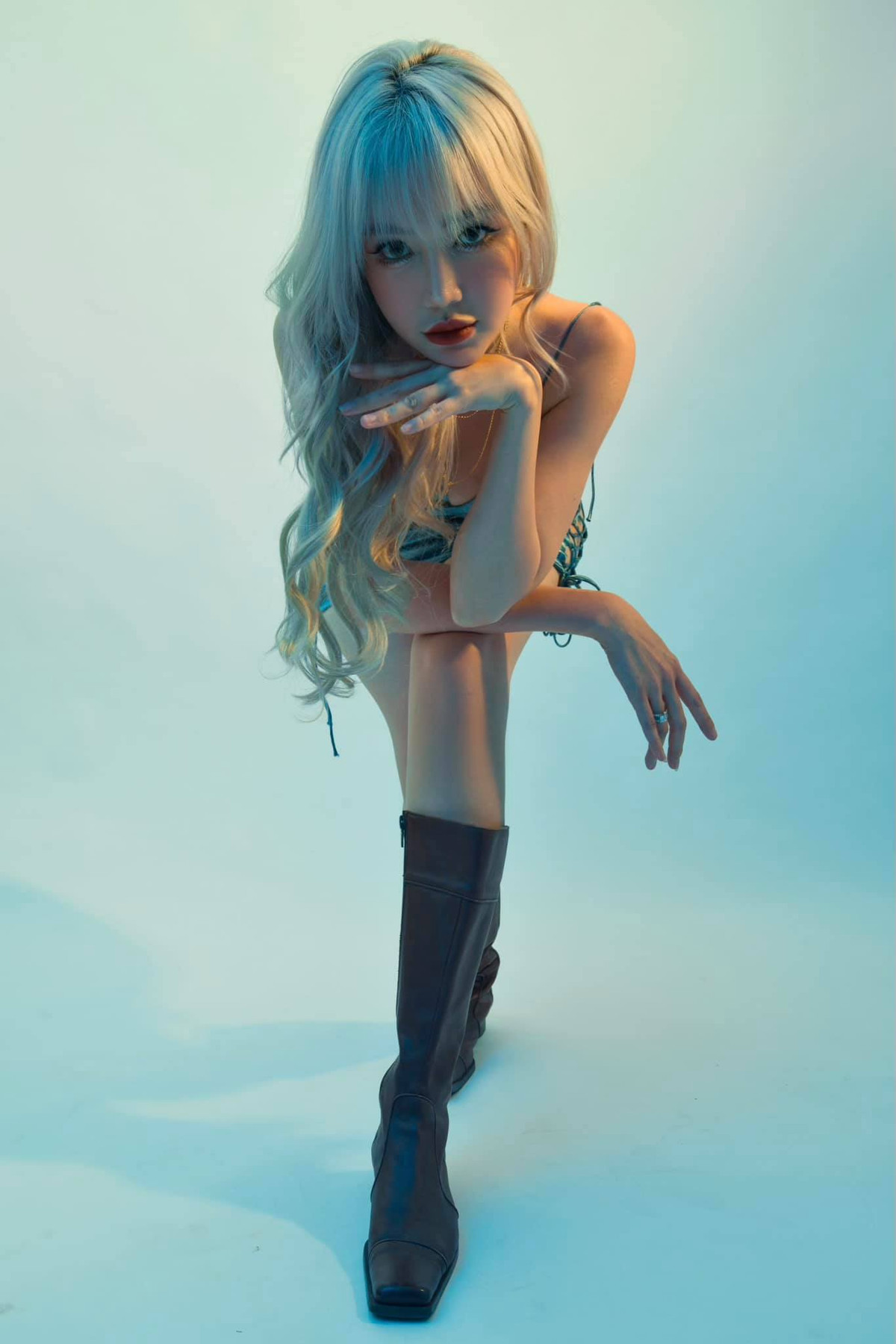 Đầu năm Tân Sửu, Elly Trần được truyền thông Thái Lan ưu ái khi dành hẳn bài viết để nói về hành trình người mẫu.