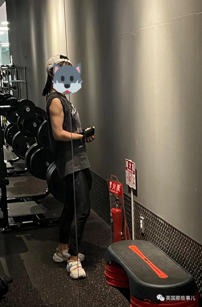 Nam còn tự hào với hình thể hiện tại của mình và chồng cô cũng ủng hộ điều này. ''Tôi tập luyện chăm chỉ và chồng tôi ủng hộ điều đó. Anh ấy luôn nói ‘em đẹp nhất’. Và tôi cũng không hề thấy hình thể cơ bắp của mình là quá to hay thô (cười)”, cô dâu chia sẻ.