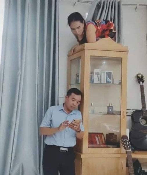 Pha nhìn trộm thế này quả thật đã đạt đến trình độ thượng thừa.