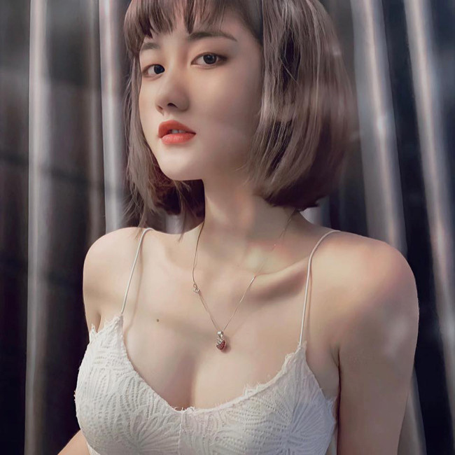 Hiện tại, Phạm Thị Hằng không còn chạy xe ôm công nghệ mà cô dành thời gian để phát triển bản thân cho công việc chính là làm tóc và mẫu ảnh.