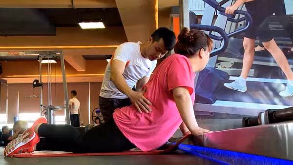 Đến tháng 5/2019, khi tham gia Về Nhà Đi Con, đảm nhận vai Liễu, Thủy Tiên bị nhiều người chê bai vì thân hình quá khổ.