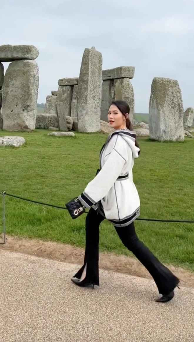 Den chau Au, ai nu nha dai gia thuy san bi che toi boi