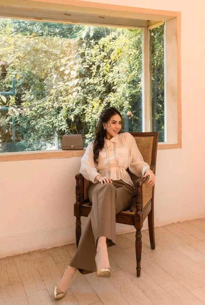 "Khán giả biết đến Mai Ngọc là một BTV nhưng ngoài ra, tôi có niềm đam mê rất mãnh liệt là thiết kế những bộ quần áo dành cho các cô gái", nữ BTV chia sẻ.