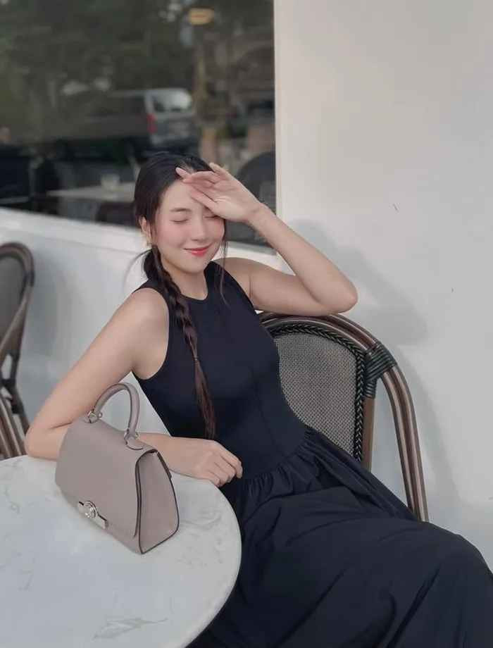 Theo MC Mai Ngọc, ngoài truyền hình, cô còn rất hứng thú với thời trang và bắt đầu tập luyện piano.