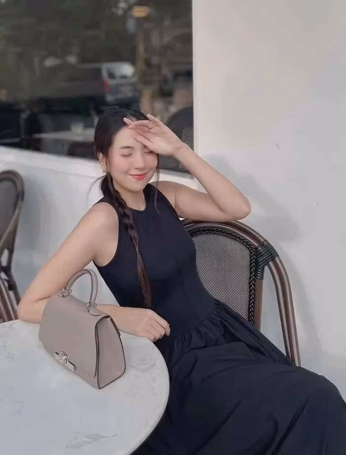 Theo MC Mai Ngọc, ngoài truyền hình, cô còn rất hứng thú với thời trang và bắt đầu tập luyện piano.