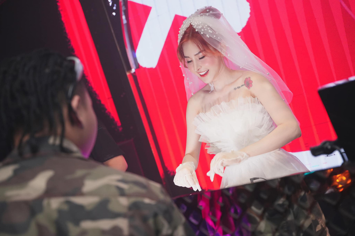 DJ T-Tina cũng đang là một gương mặt hot trên nền tảng mạng xã hội TikTok với hơn 4 triệu người theo dõi. Bên cạnh đó, cô còn tham gia nhiều gameshow như: Tình yêu hoàn mỹ, Đối mặt cảm xúc, Giọng ải giọng ai…