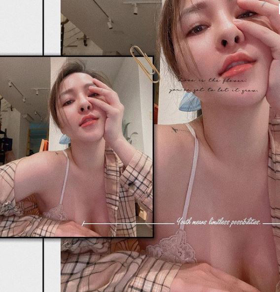 Tuy nhiên video mới của Trâm Anh gây ra nhiều tranh cãi trong cộng đồng mạng. Cụ thể, cô nàng mặc chiếc áo ba lỗ để lộ vòng 1 lấp ló sau chiếc áo khá mỏng.