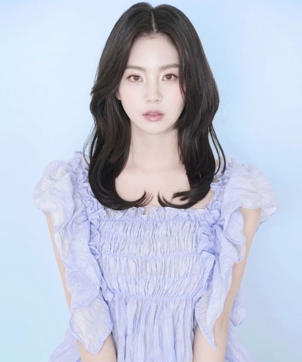 Đáng chú ý là Rock Cha Eun vẫn giữ được vóc dáng cân đối khiến nhiều người tò mò về bí quyết giảm cân sau sinh của nàng mẫu.