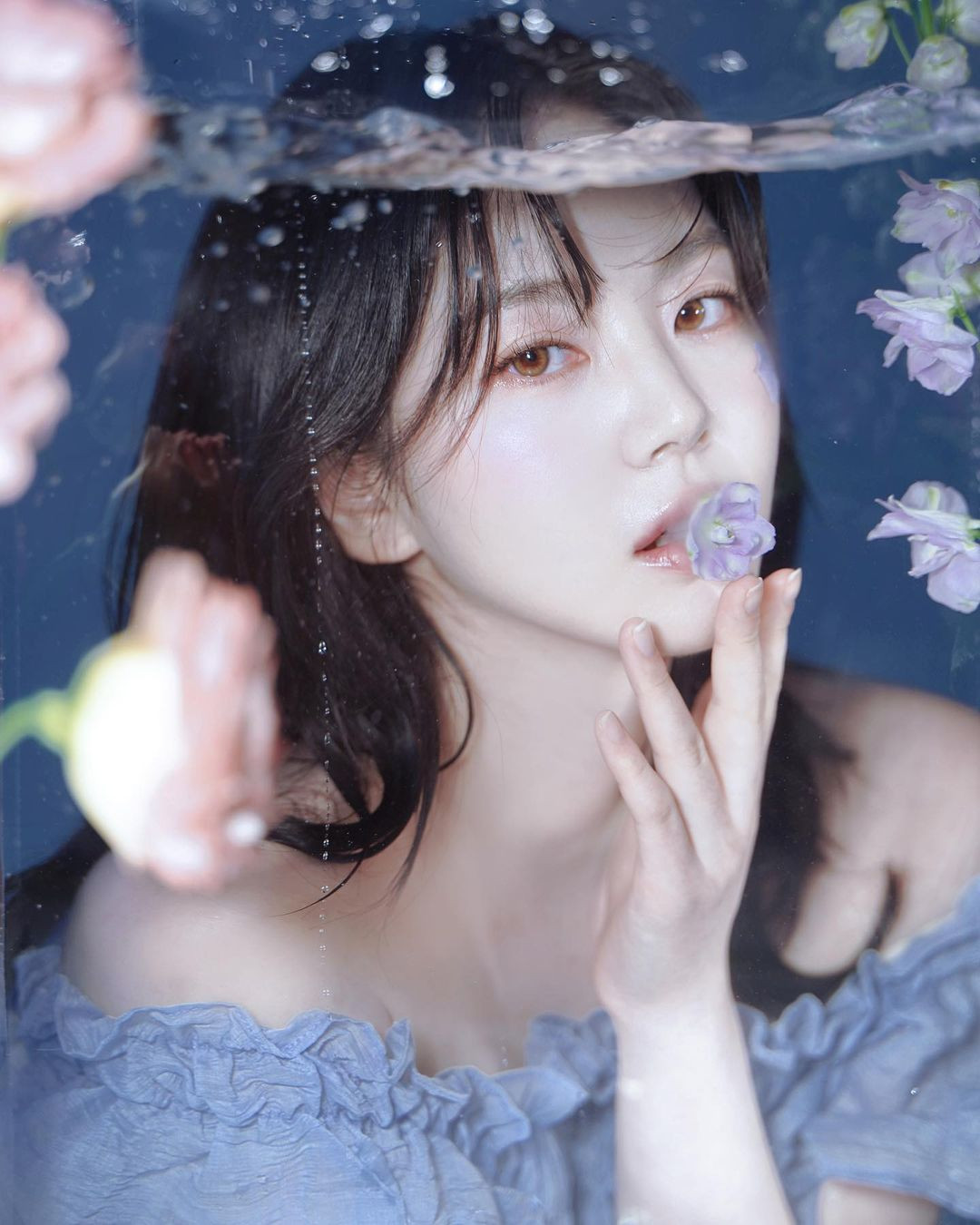 Rock Cha Eun (tên thật: Lee Cha Eun) là hot girl kiêm người mẫu tự do người Hàn Quốc nổi tiếng trên mạng xã hội.