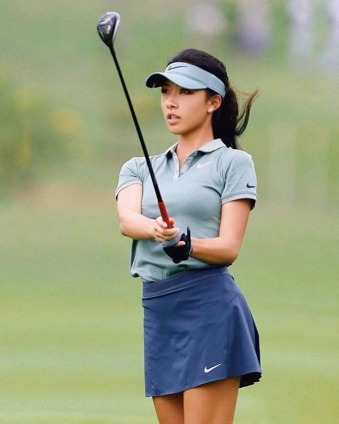 Ngoài thời gian thi đấu và tập luyện, Lily thường đi du lịch, dành thời gian bên người yêu và chia sẻ hình ảnh lộng lẫy trên trang cá nhân (Ảnh: IGNV).