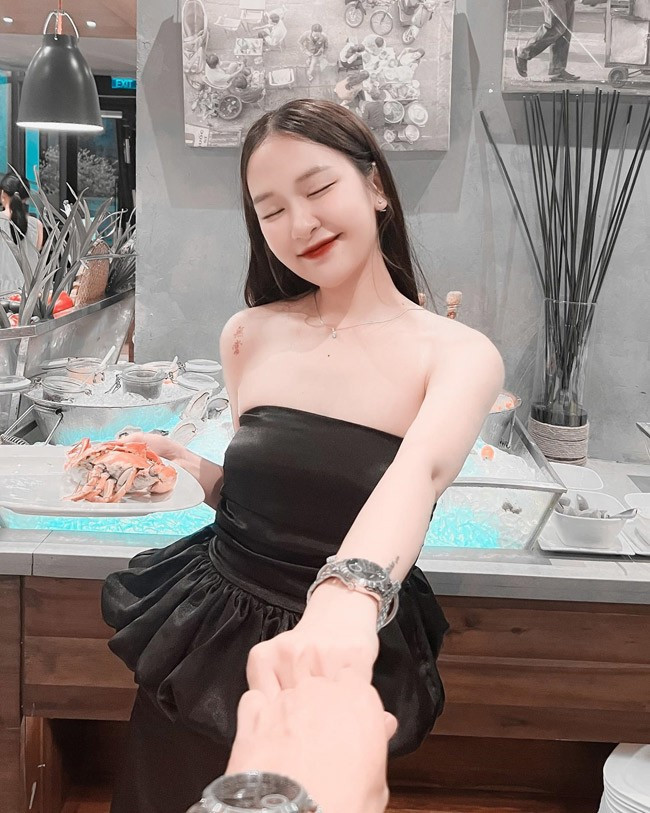 Sau này, mỗi lần có dịp Thanh Sơn và vợ đều rủ nhau về ngôi chùa đó và dần nảy sinh tình cảm.