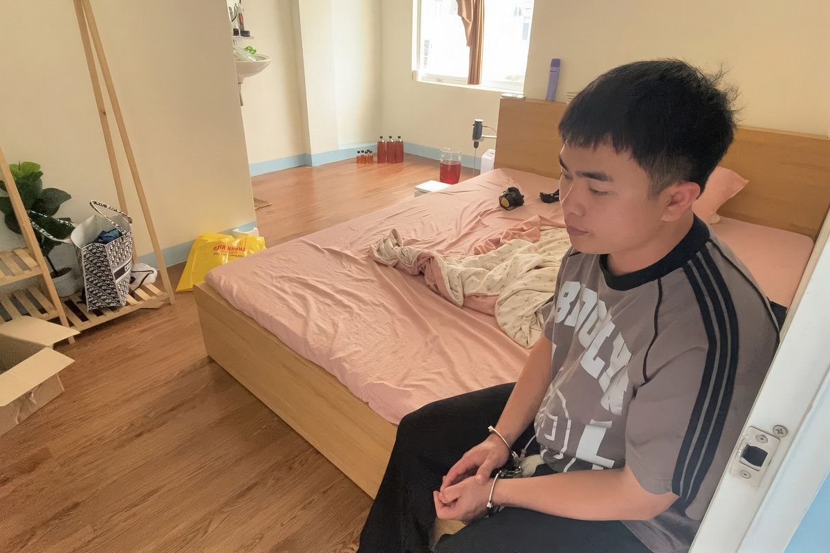 Doi tuong dieu che ma tuy trong nha nghi bi phat hien tu chi tiet la