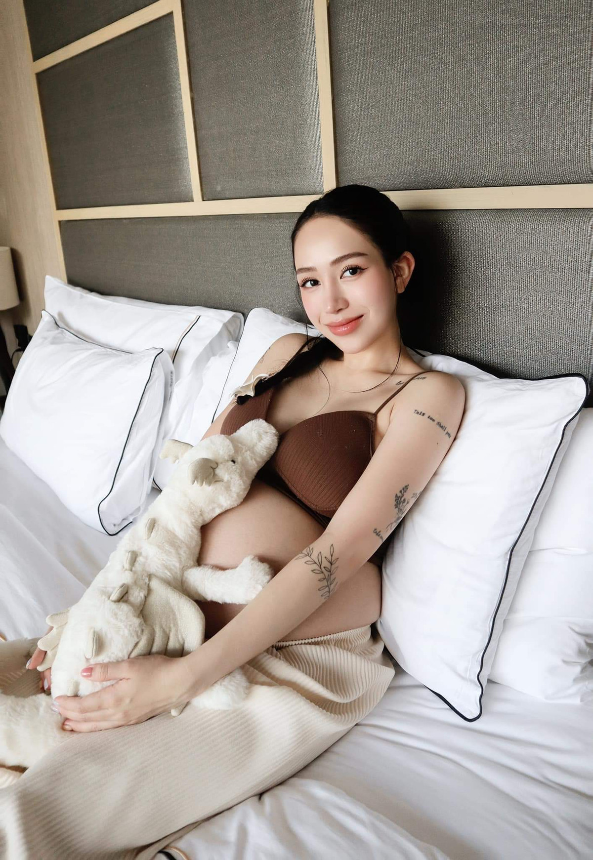 Hình ảnh chú rồng nhà Jelly Cat được Joyce Phạm lăng xê nhiệt tình.