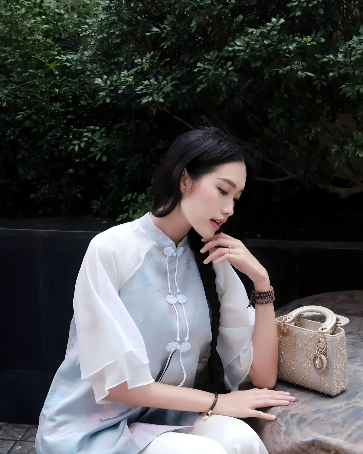 Bố mẹ của Doãn Hải My đã gây sốt suốt thời gian đám cưới Đoàn Văn Hậu và Doãn Hải My diễn ra nhờ diện mạo trẻ trung.