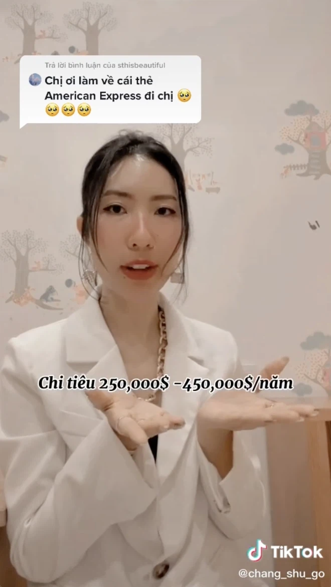 Cụ thể, người giải thích kỹ về chiếc thẻ tín dụng quyền lực nhất thế giới mà bất cứ rich kid nào cũng muốn sở hữu là TikTok @chang_shu_go, chủ tài khoản là một cô gái có tên Thu Trang.