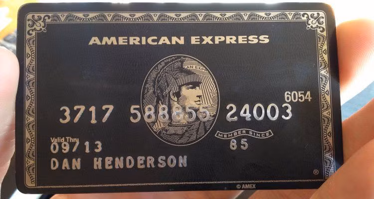 Cụ thể, Thu Trang cho biết: "Không một ai có thể tìm được thông tin về Centunrion trên website của AMEX. Họ không cho mình biết bất kì điều gì về chiếc thẻ này hết. Những thông tin có được là thống kê từ những tỷ phú, triệu phú từng sử dụng thẻ".