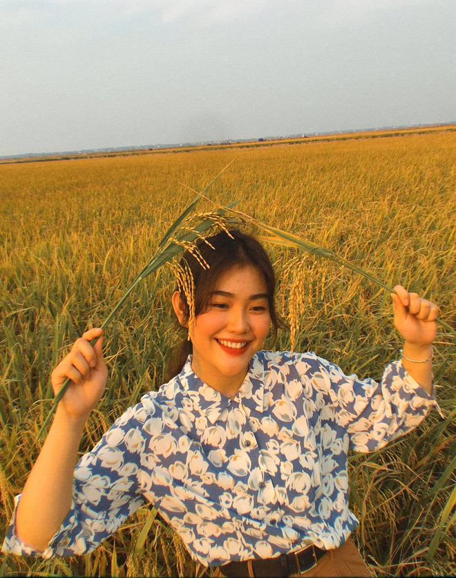 Gương mặt khá cá tính cùng với những bộ đồ thời trang si được mix cực độc, Bách Liên đã cho ra đời không ít sản phẩm ảnh đẹp gây mê dân tình.