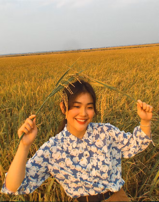 Gương mặt khá cá tính cùng với những bộ đồ thời trang si được mix cực độc, Bách Liên đã cho ra đời không ít sản phẩm ảnh đẹp gây mê dân tình.