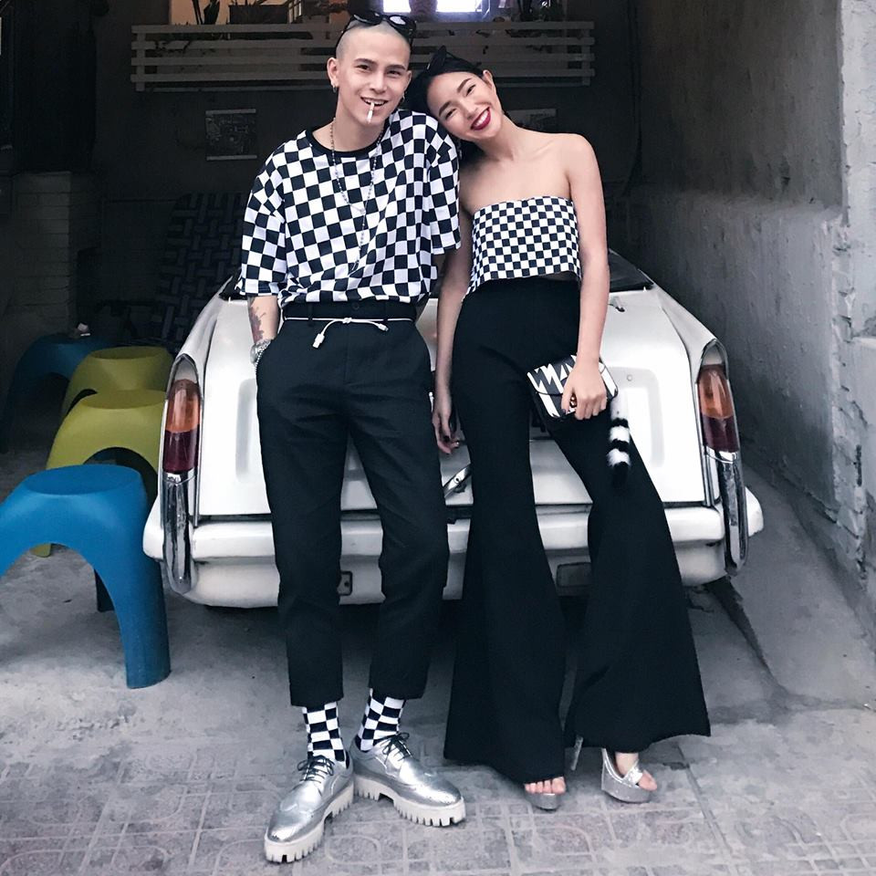 Sự thay đổi 180 độ của Decao hậu chia tay đã khiến dân tình choáng váng. Anh chàng nuôi tóc dài, có để râu và theo chia sẻ, nam người mẫu đã sụt 7 kg trong 2 tháng để chuẩn bị cho BST mới.