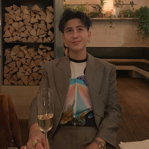 Ngày 31/12/2019 có lẽ là ngày cuối năm "sóng gió" nhất với cặp đôi Châu Bùi - Decao. Chỉ trong một ngày, cặp đôi đã xác nhận chia tay, kết thúc mối tình kéo dài 4 năm.