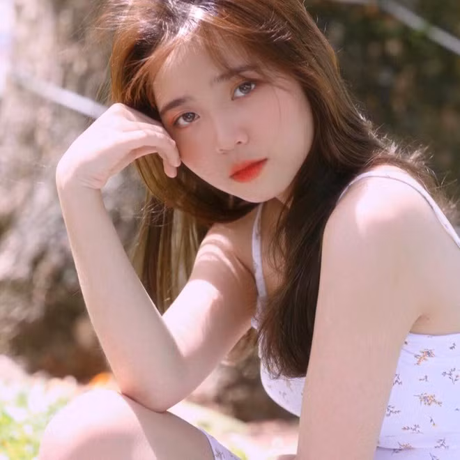 Huỳnh Thị Diễm Mi (Cindy) là một cô gái gốc Tây Ninh, hiện nay đang sinh sống và học tập tại thành phố Hồ Chí Minh.