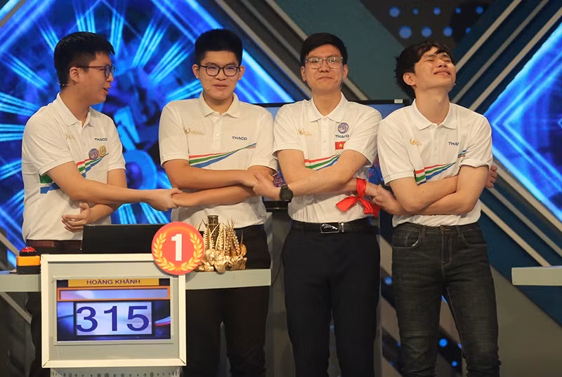 Chung kết Đường lên đỉnh Olympia gặp sự cố, netizen bàn tán vui vẻ Chung ket Duong len dinh Olympia gap su co, netizen ban tan vui ve