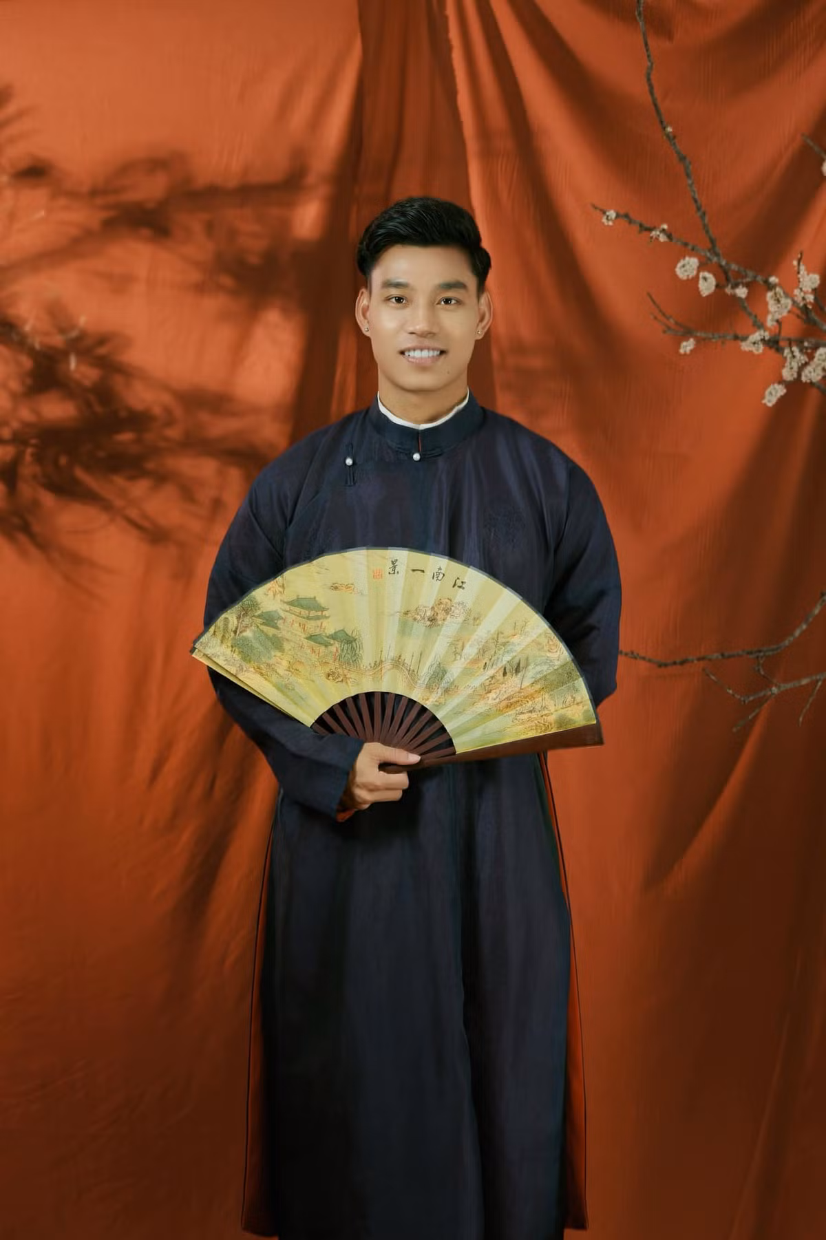 Sự nghiệp thành công nhưng đường tình duyên của chàng cầu thủ khá bình lặng. Sau khi chia tay bạn gái lâu năm BT, Văn Thanh kín tiếng hơn. Mới đây anh chàng rộ tin đồn hẹn hò với một hot girl ngành thẩm mỹ nhưng cả hai vẫn chưa lên tiếng xác nhận.