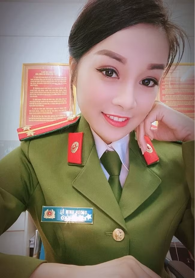 Ở tuổi U40 và đã là mẹ hai con nhưng nữ diễn viên vẫn giữ được vóc dáng thon gọn cùng nhan sắc trẻ trung.