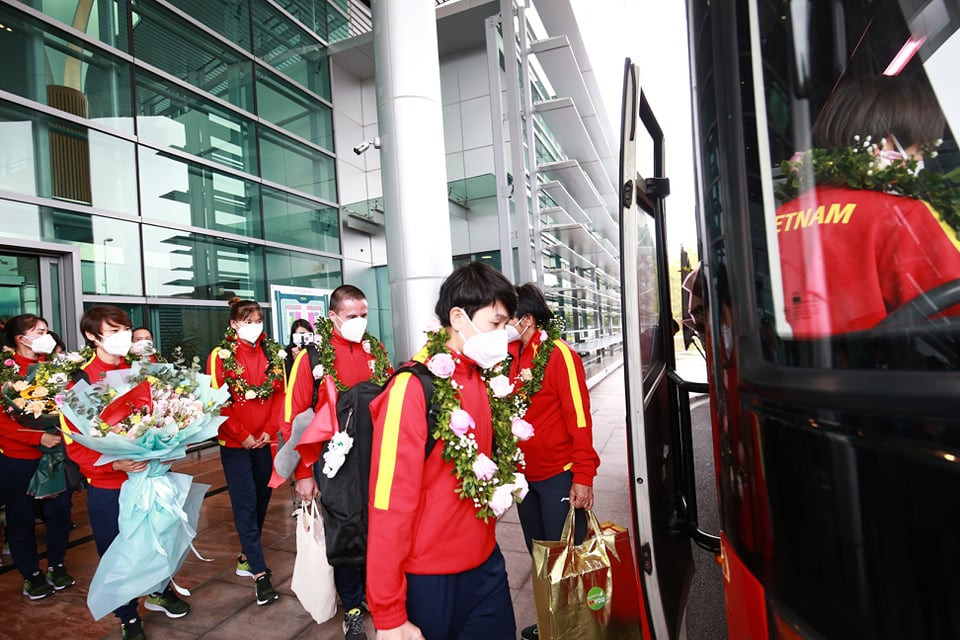 HLV Mai Đức Chung và đội tuyển sẽ được Chủ tịch nước Nguyễn Xuân Phúc trao Huân chương Lao động hạng Nhất. Các cầu thủ Chương Thị Kiều, Huỳnh Như và Nguyễn Thị Tuyết Dung được tặng Huân chương Lao động hạng Nhì. Thái Thị Thảo, Nguyễn Thị Bích Thùy, Trần Thị Kim Thanh và Phạm Hải Yến nhận Huân chương Lao động hạng Ba.