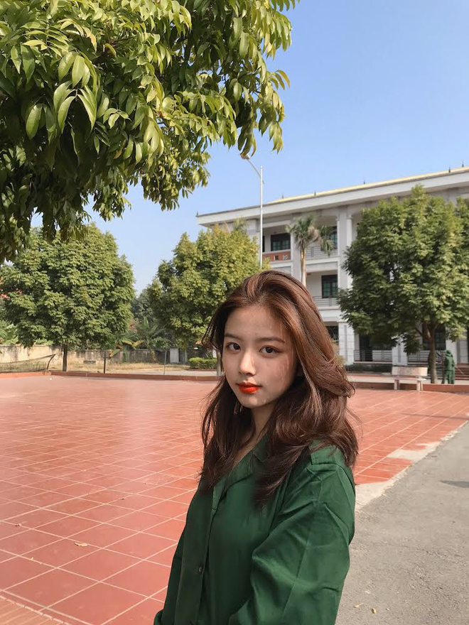 Hằng Phan cho biết bản thân đã tưởng tượng ra nhiều viễn cảnh nhưng khi tham gia kỳ học quân sự mới thực sự bất ngờ vì cuộc sống ở đây khá đầy đủ và rất vui.