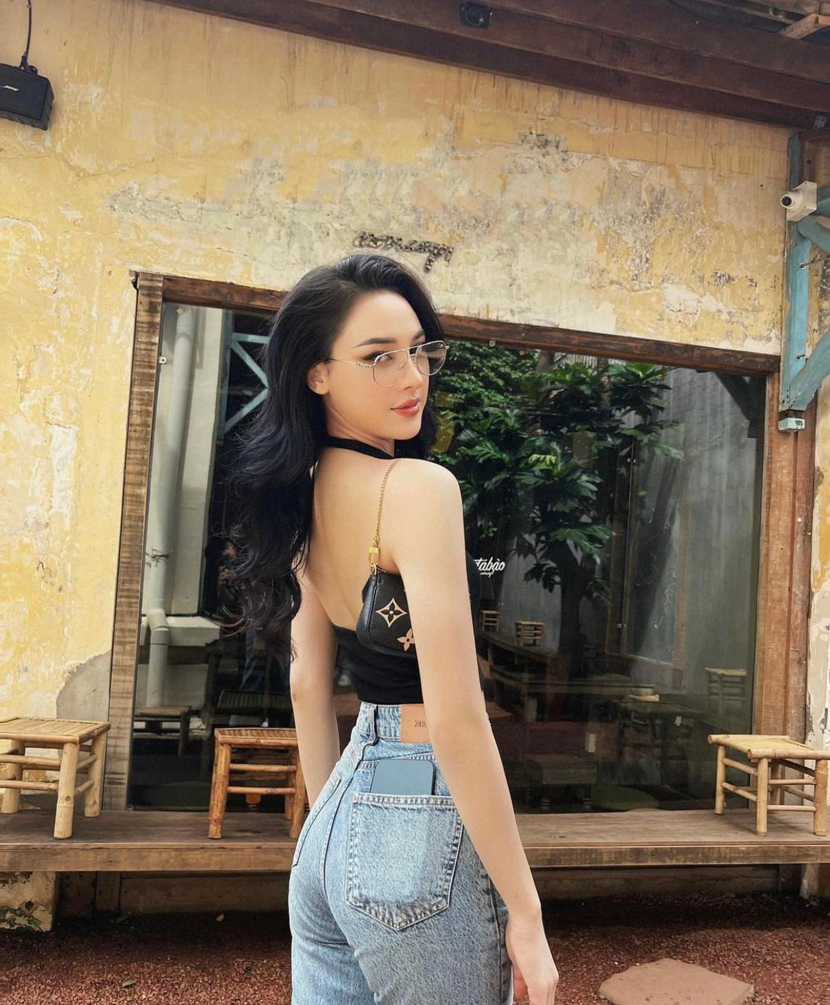 Trên trang cá nhân, gái xinh này cũng chỉ thỉnh thoảng tương tác với bạn bè hay “thả thính” bằng những bức ảnh đẹp như mơ.