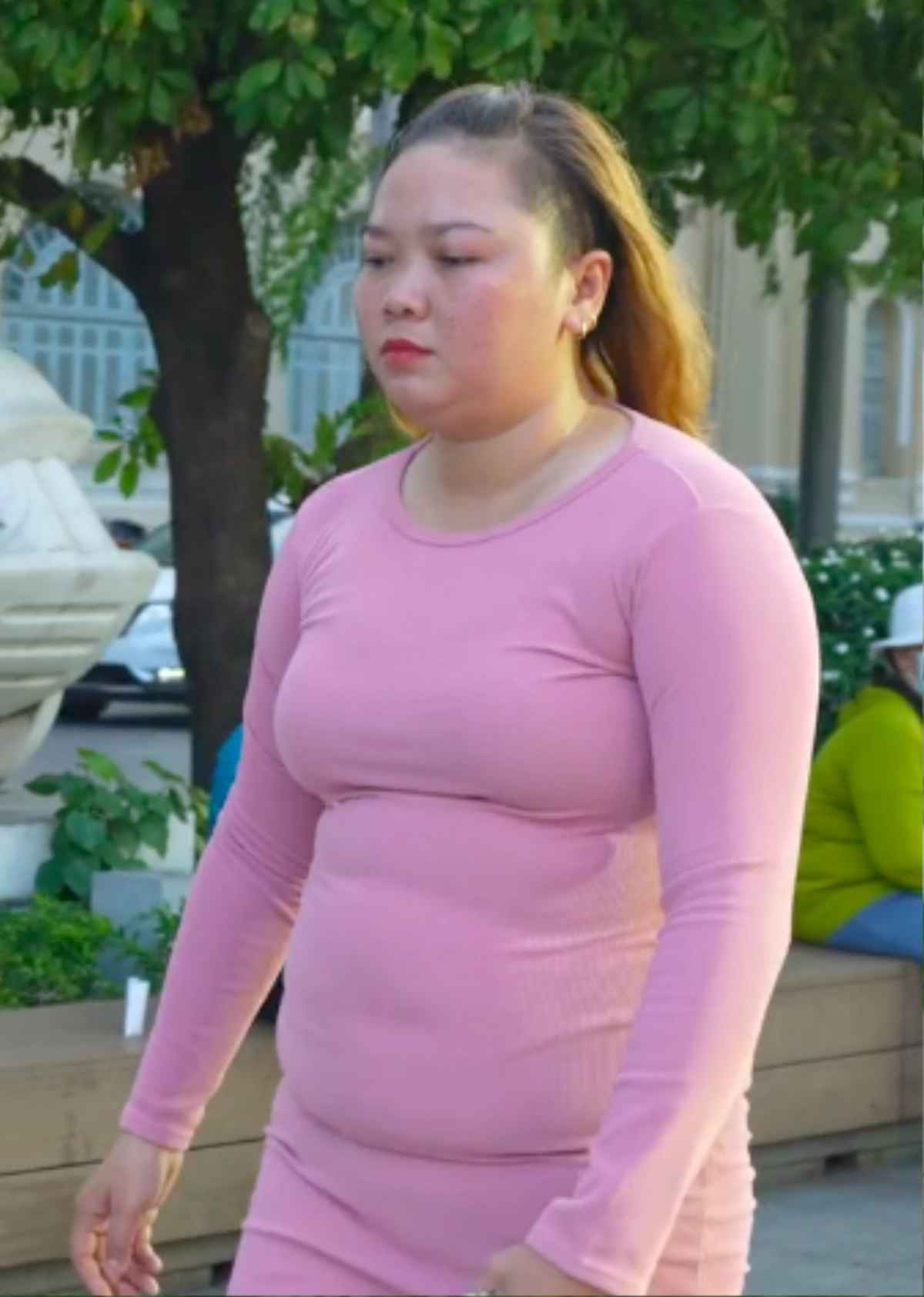 Thời gian đầu khi mới nổi tiếng trên mạng xã hội, "Cô Hai Báo" Ngọc Linh bị dân mạng nhiều lần chê bai nhan sắc và phong cách thời trang.