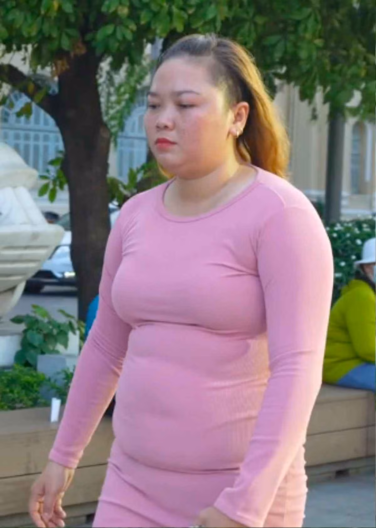 Thời gian đầu khi mới nổi tiếng trên mạng xã hội, "Cô Hai Báo" Ngọc Linh bị dân mạng nhiều lần chê bai nhan sắc và phong cách thời trang.