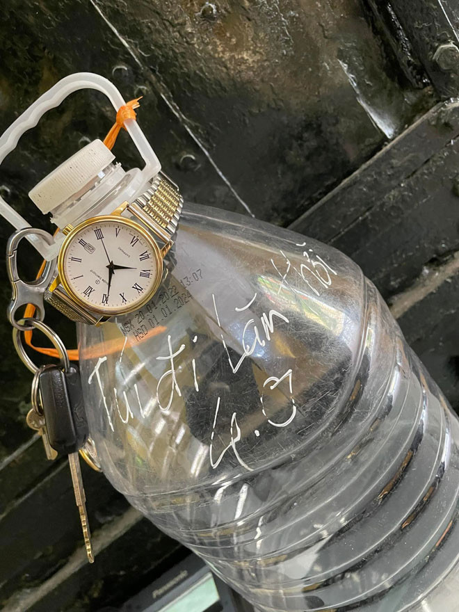 Đúng như tiêu chí, những người tham gia quả không làm cộng đồng mạng thất vọng với 1001 "túi xách" siêu "bá đạo" và không kém phần hài hước. Màn "tấu hài" khó ai "đụng hàng" này khiến dân tình cười ngả nghiêng và hết sức bái phục.