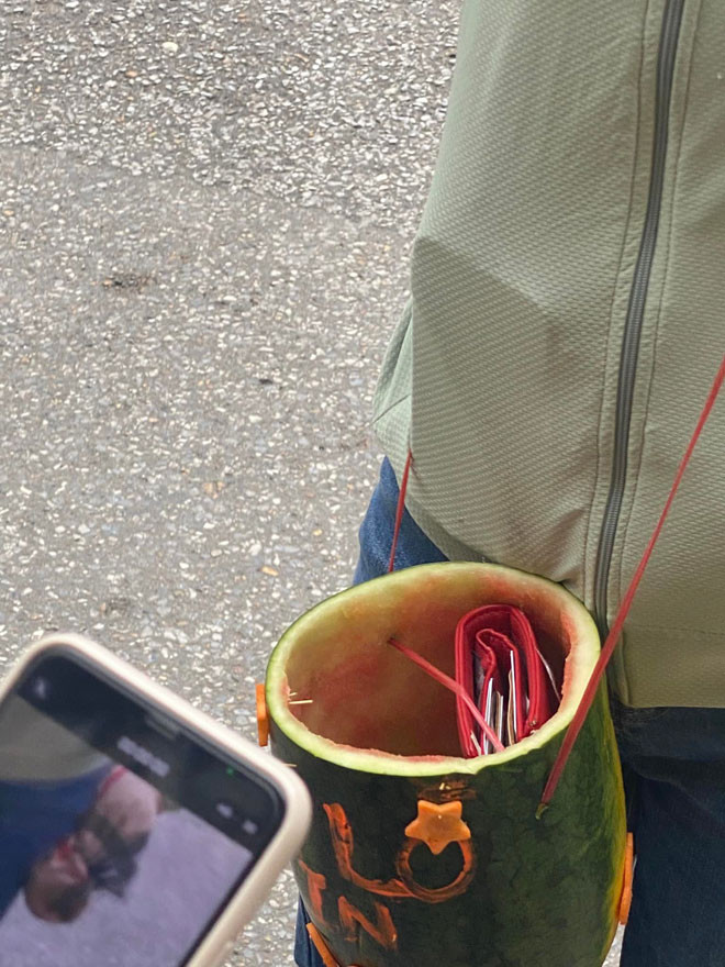 "Đu trend" theo phương châm "Nhà có gì tận dụng nấy" mà thần thái đỉnh cao.