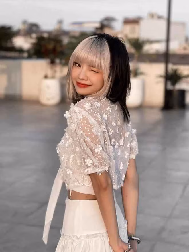 Sau khi idol TikTok đăng bài, dân mạng đã nhanh chóng để lại bình luận nhưng vẫn chia thành 2 luồng ý kiến trái chiều.
