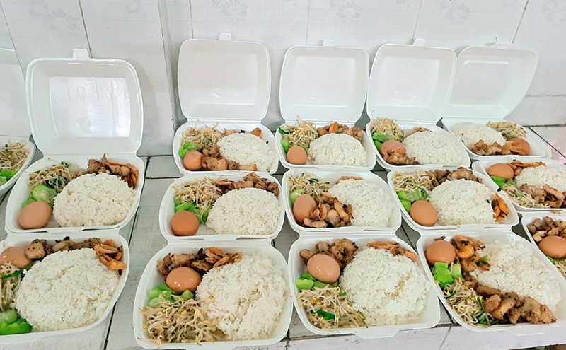 Các món ăn được thay đổi liên tục giúp người cách ly cảm thấy không bị chán.