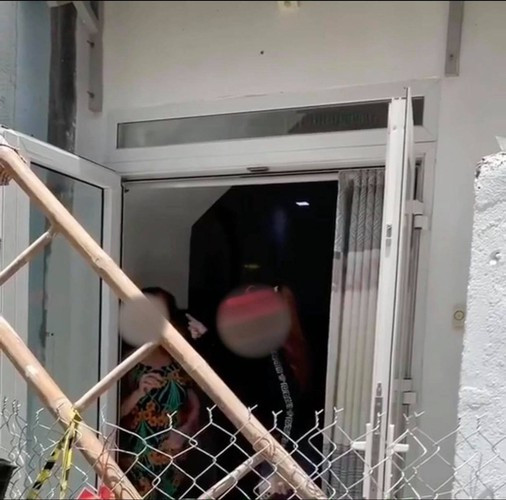 Đây không phải là lần đầu tiên bà N gây xôn xao dư luận về việc bất chấp quy định ra đường ngày giãn cách xã hội và cự cãi lực lượng chức năng.